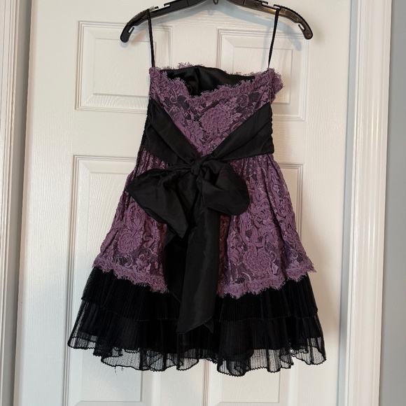 Betsey Johnson Dress Size 2 - Picture 2 of 3